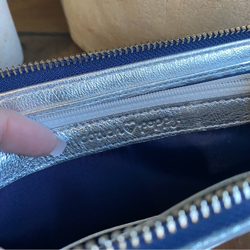 Coach Poppy Signature Blue Denim Full Zip Wallet - Picture 9 of 13